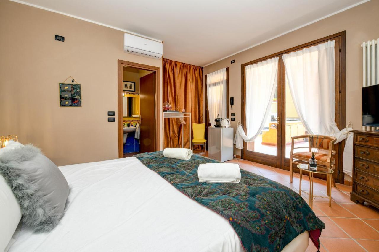 Prestige Rooms 시르미오네 외부 사진